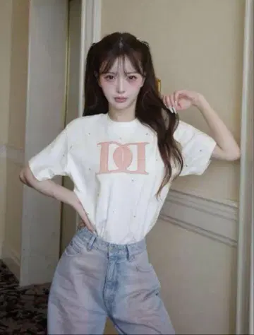 퀼팅 아플리케 비즈 장식 티셔츠 화이트 (WHT) 태그 포함