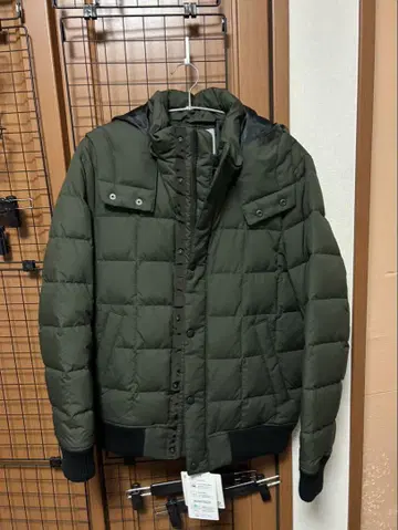 올리브 그린 다운 재킷 S