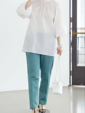 IENA 코튼 웨이브 백보우 블라우스