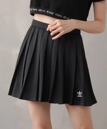 아디다스 플리츠 스커트