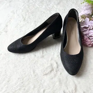 새상품급 질스튜어트 펌프스 BK 23.5cm