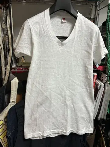 빈티지 헤인즈 화이트 V넥 티셔츠