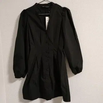 ZARA 블랙 퍼프 소매 튜닉
