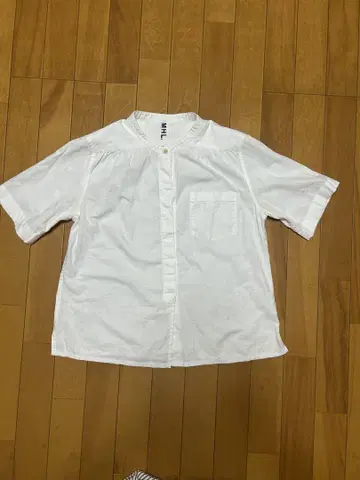 MHL. 화이트 반팔 셔츠