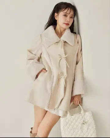 새상품 완판 택 포함 NICE CLAUP 코트 최저가