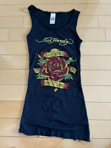 Ed Hardy 장미 자수 블랙 탱크탑