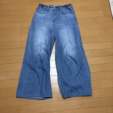 건강한 부츠컷 데님 라이트 블루