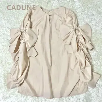 새상품급 CADUNE (카듀네) 볼륨 슬리브 리본 블라우스 핑크 M