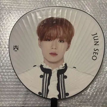 WEi 위아이 첫사랑 부채 준소
