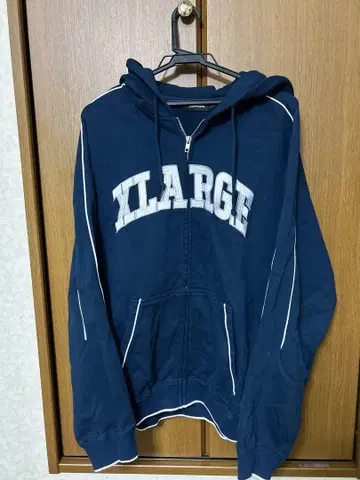 XLARGE 네이비 후드 달린 파카