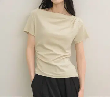 NEUNA 원숄더 반소매 톱