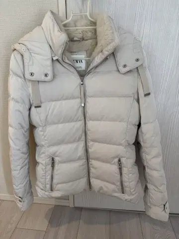 ZARA 후드 부착 다운 자켓