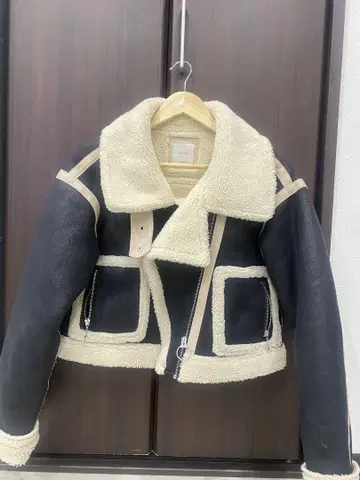 JUEMI 보아 쇼트 재킷