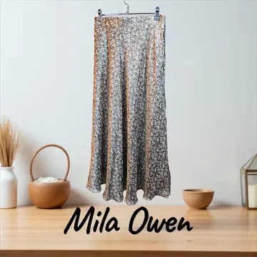 [새상품급] Mila Owen 실버 플레어 스커트
