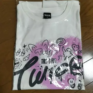 트와이스 티셔츠 흰색 M 사이즈