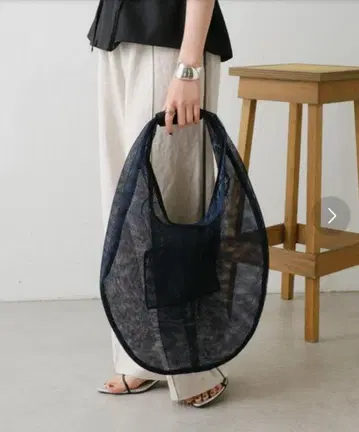 LE VERNIS 메쉬 토트백