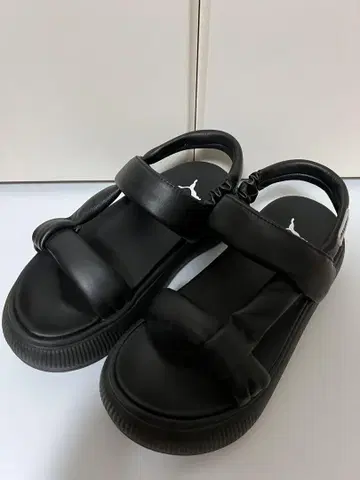 푸마 블랙 스포츠 샌들 23cm