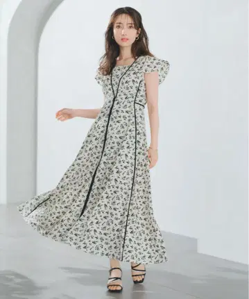 [ 미슈마슈 ] 미니 꽃무늬 파이핑 원피스 화이트 M 사이즈