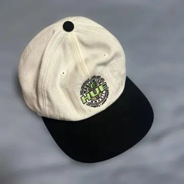 HUF 로고 자수 캡 화이트/블랙