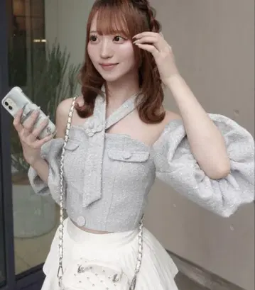 다리치 홀터넥 오프숄더 트위드 톱 SAX