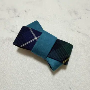 로카론 체크 패턴 리본 헤어 액세서리 바레타