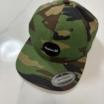 Hurley 카모플라쥬 스냅백 캡