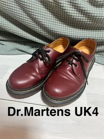 Dr. Martens 버건디 UK4