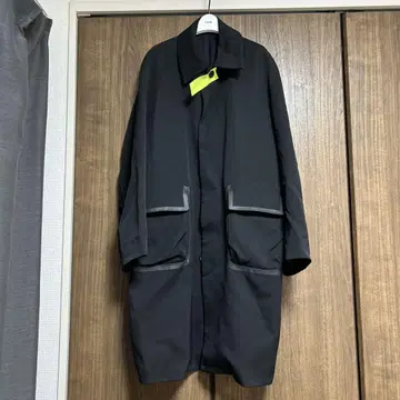 이름 블랙 스텐 컬러 코트