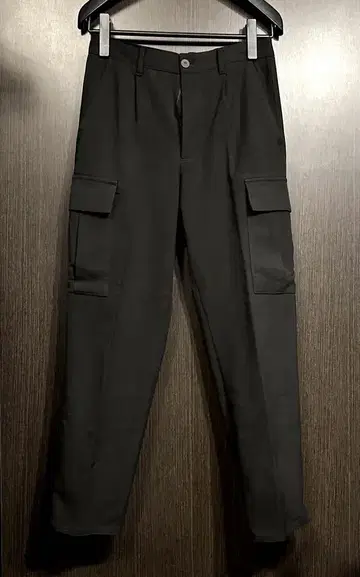 깔끔한 스타일 ZARA 카고 슬랙스 턱 카고 팬츠 블랙