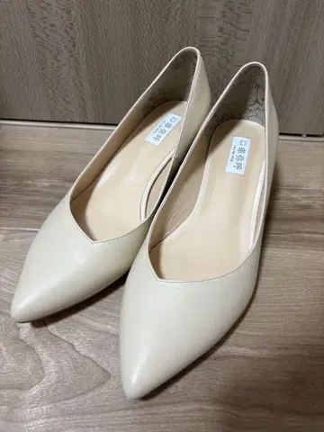 히미코 HIMIKO 포인트 토 펌프스 베이지 25cm 히미코