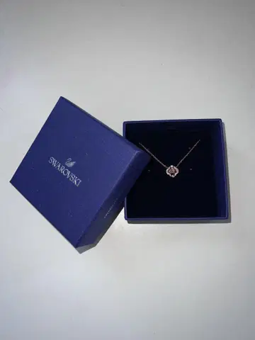 Swarovski 핑크 플라워 목걸이