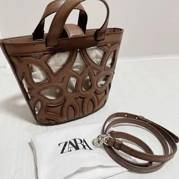 ZARA 컷워크 토트백