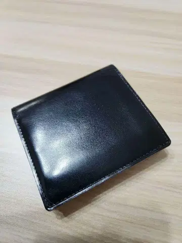 GANZO 얇은 브라이들 가죽 지갑 (소형 지폐 수납 공간 포함)