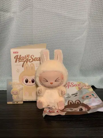 [정품] LABUBU 라브브 Have A Seat SISI 인형