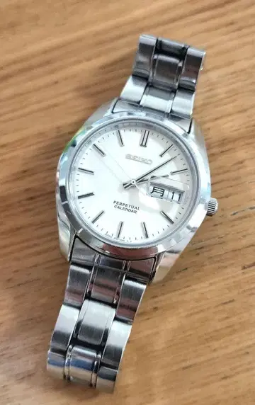 SEIKO 쿼츠식 손목시계 퍼페추얼 캘린더 8f33-0040