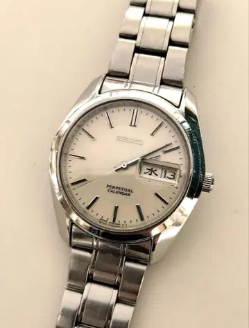 SEIKO 쿼츠식 손목시계 퍼페추얼 캘린더 8f33-0040