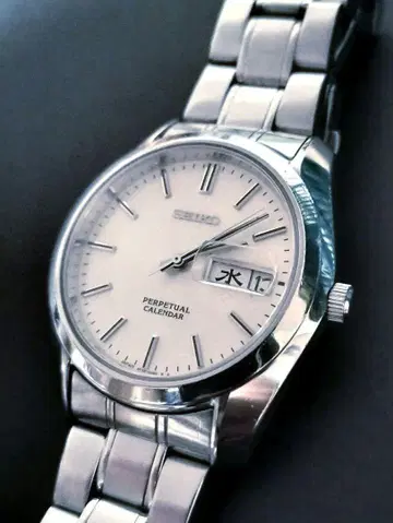 SEIKO 쿼츠식 손목시계 퍼페추얼 캘린더 8f33-0040