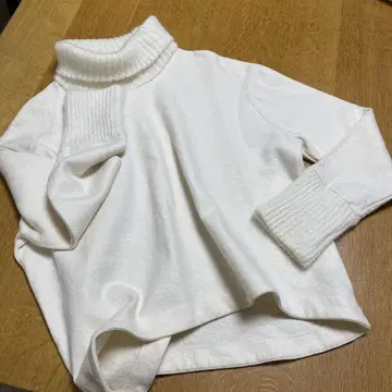 투모로우랜드 데프레 모헤어 스웨터