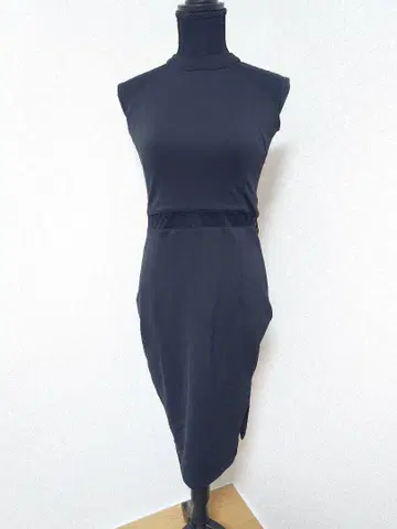 노스 타이트 핏 블랙 원피스