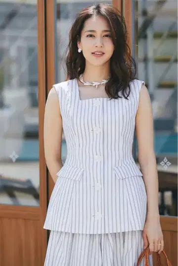 seventen 스퀘어넥 베스트 M