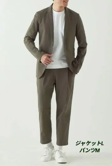 BODYWILD 세트업  Gunze  카키  미품