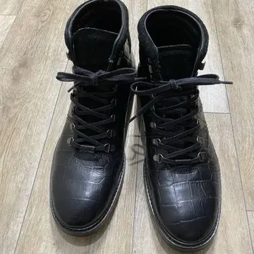 ZARA 엠보 가죽 레이스업 부츠 44 블랙 28.5