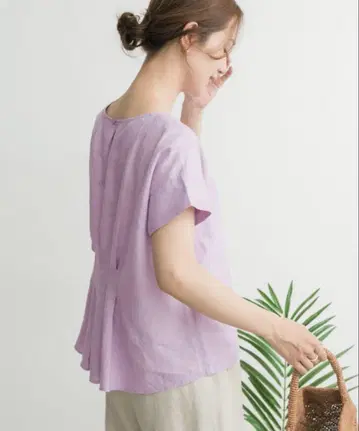 새상품 어반 리서치 도어즈 린넨 백 턱 블라우스 LILAC