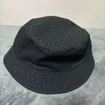 Calvin Klein 블랙 리버서블 버킷햇