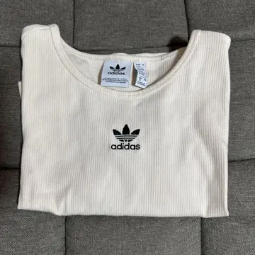 adidas 화이트 리브 T셔츠