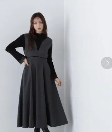 자연미 기본 뉘앙스 목선 플레어 자카
