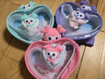 MOVELY TWICE LOVELYS 마스코트 보디백 GiGO 한정판