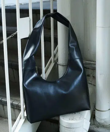 Oversize leather shoulder bag STUDIOUS