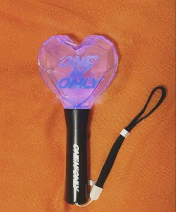 ONE & ONLY 하트 모양 펜라이트 #04