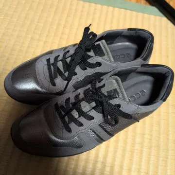 [새상품급] ecco 로우컷 레이스업 스니커즈 그레이 24cm